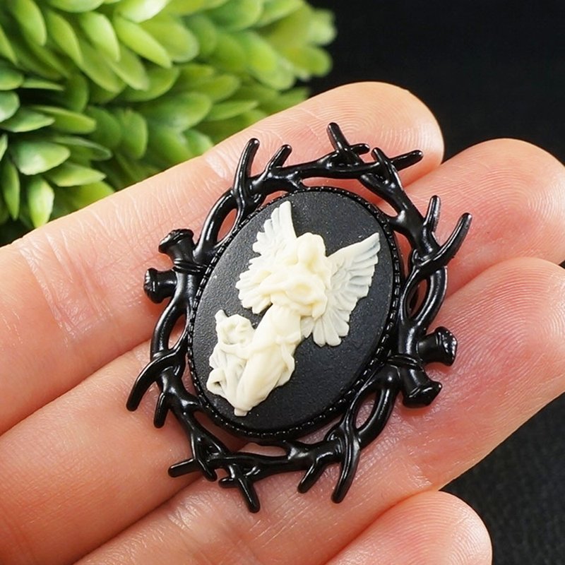 Guardian Angel Vintage Cameo Brooch Black Ivory Cherub Oval Brooch Pin Jewelry - 胸針 - 其他材質 黑色