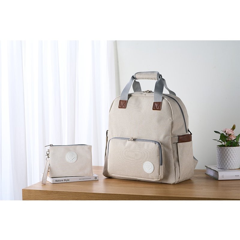 Soin Sewing - Ultra-lightweight multifunctional backpack - Slightly Sugar White (with clutch bag) - กระเป๋าคุณแม่ - เส้นใยสังเคราะห์ ขาว