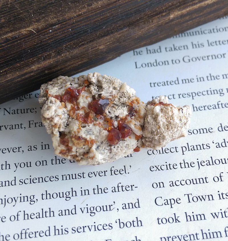 石榴石 煙水晶 長石 共生礦 福建產地 天然礦石 原礦 - 擺飾/家飾品 - 其他材質 