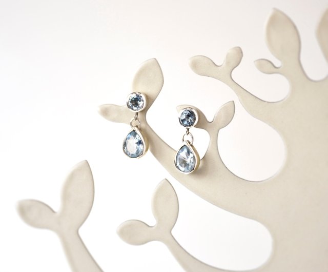 ハンドメイドブルーティアドロップ石ドロップ ピアス // 天然石// 11月