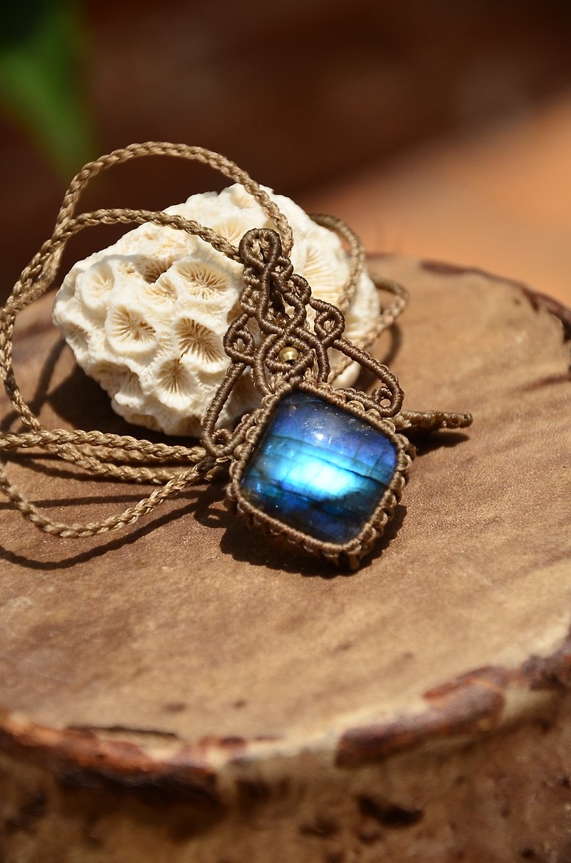 Labradorite  Macrame Jewelry - Necklaces - Gemstone Blue