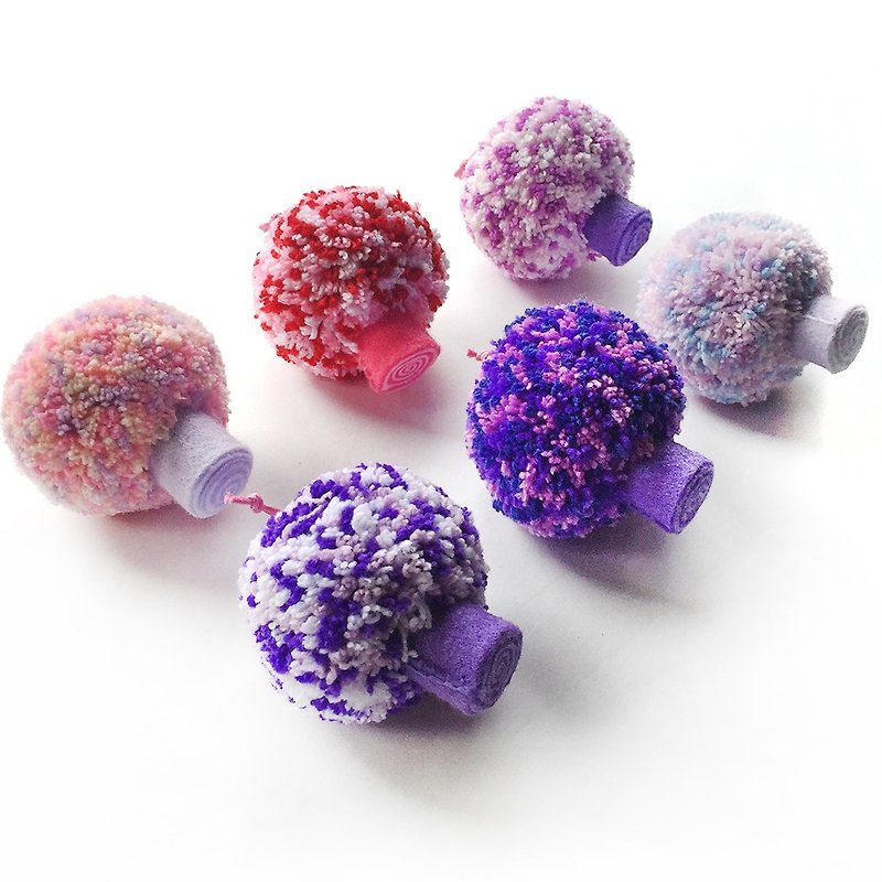 Cauliflower Keychain - Five offers (non-green) - Keychains - Cotton & Hemp Multicolor