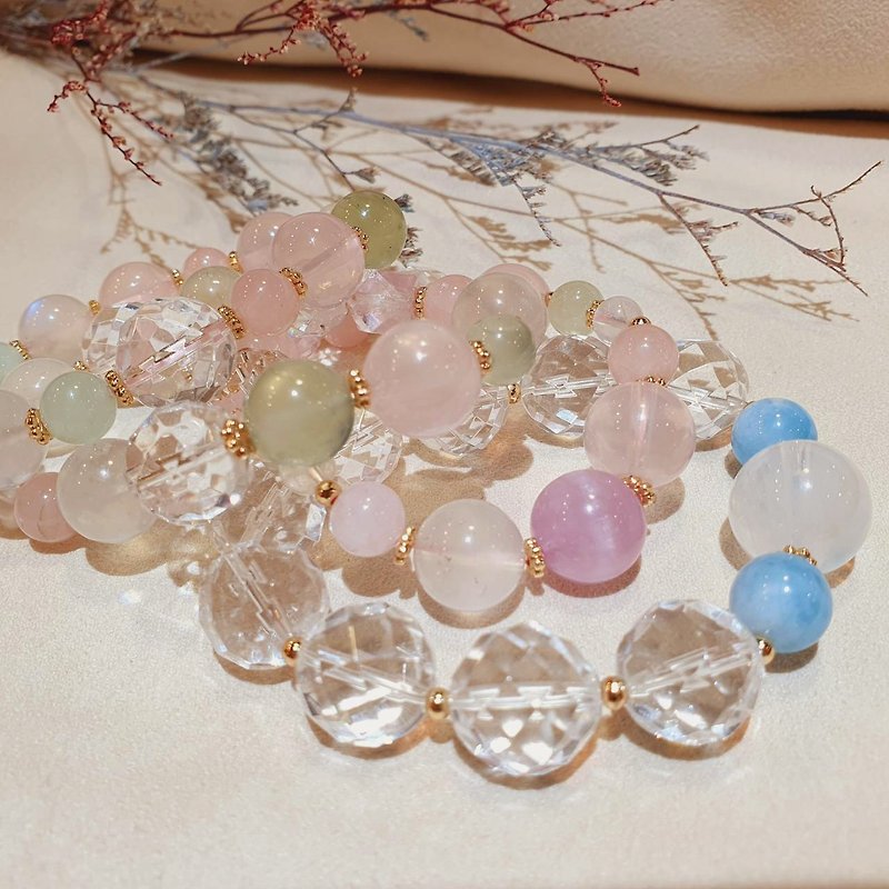 Pink spring design hand beads to attract peach blossoms, good popularity and career luck, pink quartz moonstone - สร้อยข้อมือ - คริสตัล หลากหลายสี