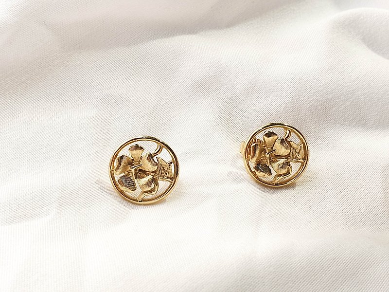 [The United States brings back Western antique jewelry] American brand Trifari vintage earrings clip-on earrings - ต่างหู - โลหะ 