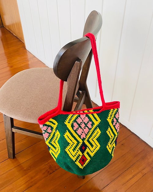 mimmicraft crochet slavic red and green tote bag