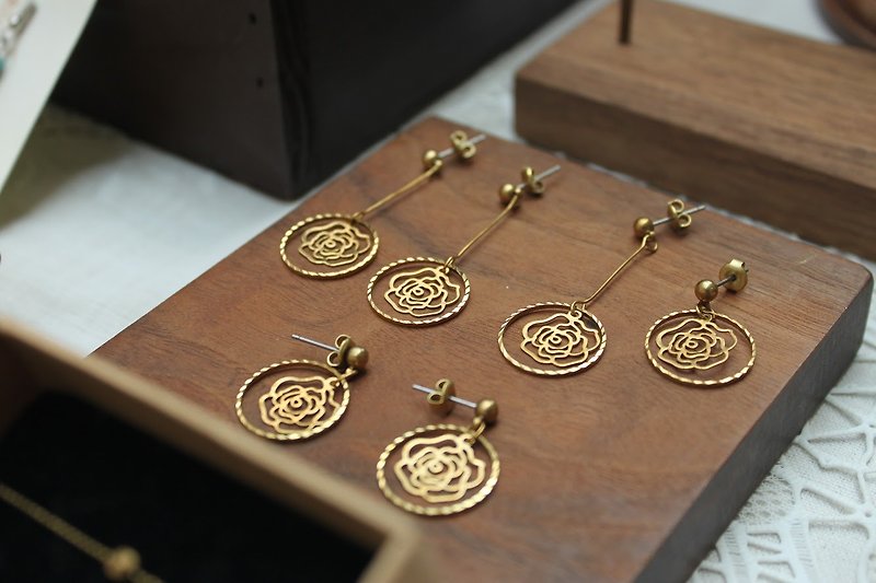 Rose earrings brass earrings anti-allergy stainless steel ear - Earrings & Clip-ons - Copper & Brass Gold