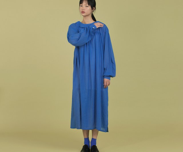 blue and tan dress