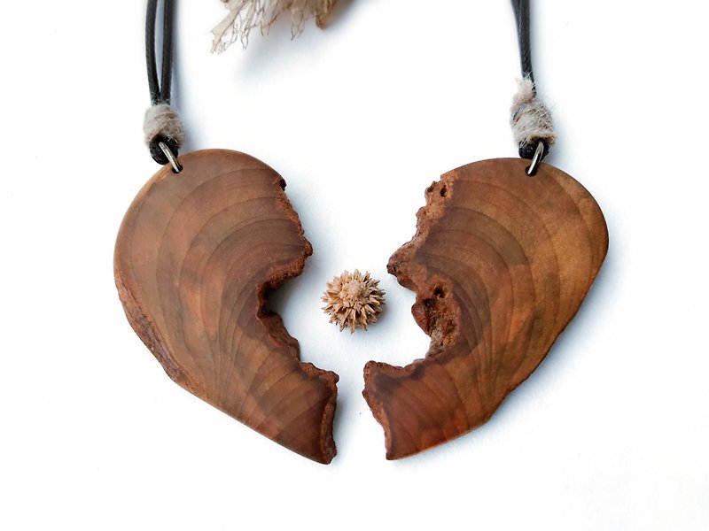 In the heart of Phoebe nanmu to the chain - Necklaces - Wood Multicolor