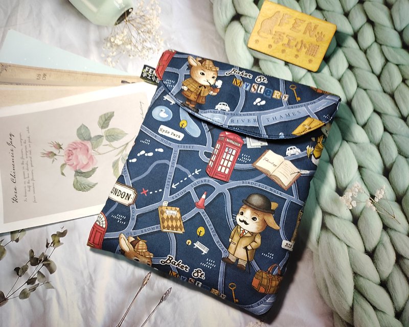 Color Inkjet Series-Sherlock Holmes Detective Rabbit Water-Repellent Oxford Cloth 7.8-inch E-book Storage and Protection Bag - Toiletry Bags & Pouches - Cotton & Hemp 