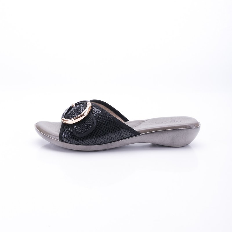 大碼女鞋41-45 台灣製造魚紋真皮搭扣低跟拖鞋3.5cm 黑色 - 涼鞋 - 真皮 黑色