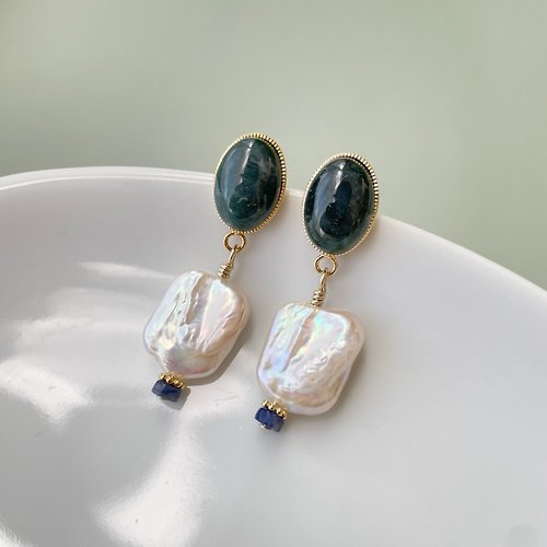 Lunka Handmade Accessories Forest green pearl earrings ピアス/イヤリング