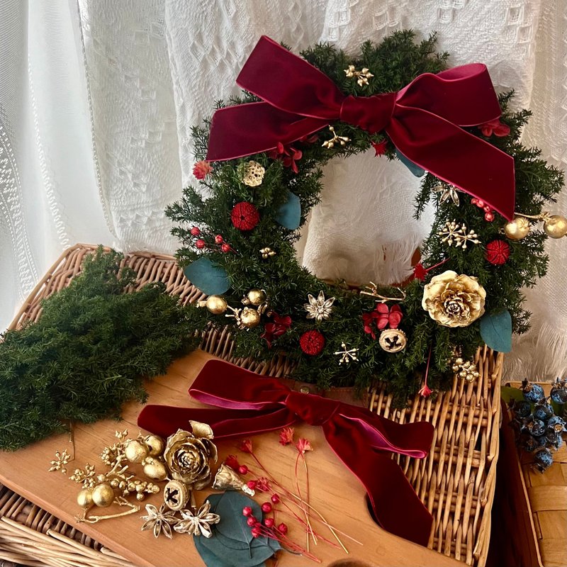 Everlasting Cedar Christmas Wreath DIY Material Kit - จัดดอกไม้/ต้นไม้ - พืช/ดอกไม้ สีแดง