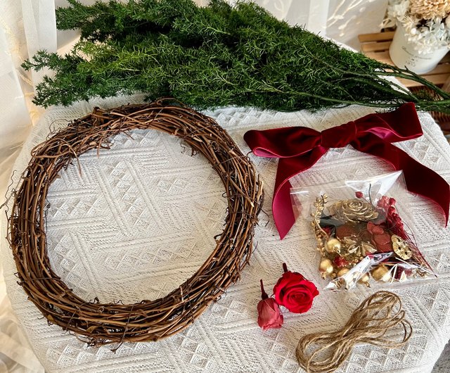 DIY Everlasting Cedar Christmas Wreath Material Set - Shop mellowartstudio  Plants & Floral Arrangement - Pinkoi