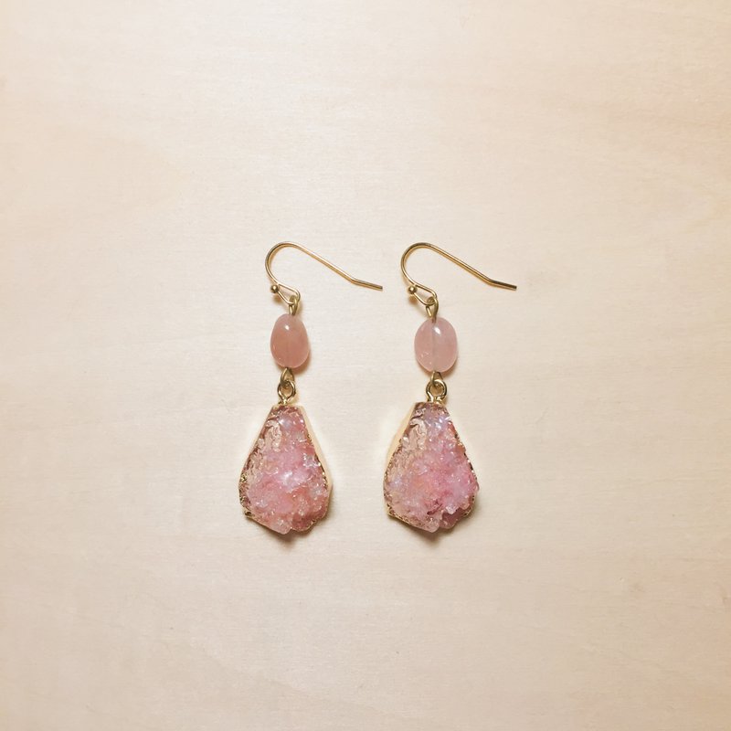 Retro Madagascar pink crystal pink imitation ore drop earrings - Earrings & Clip-ons - Crystal Pink