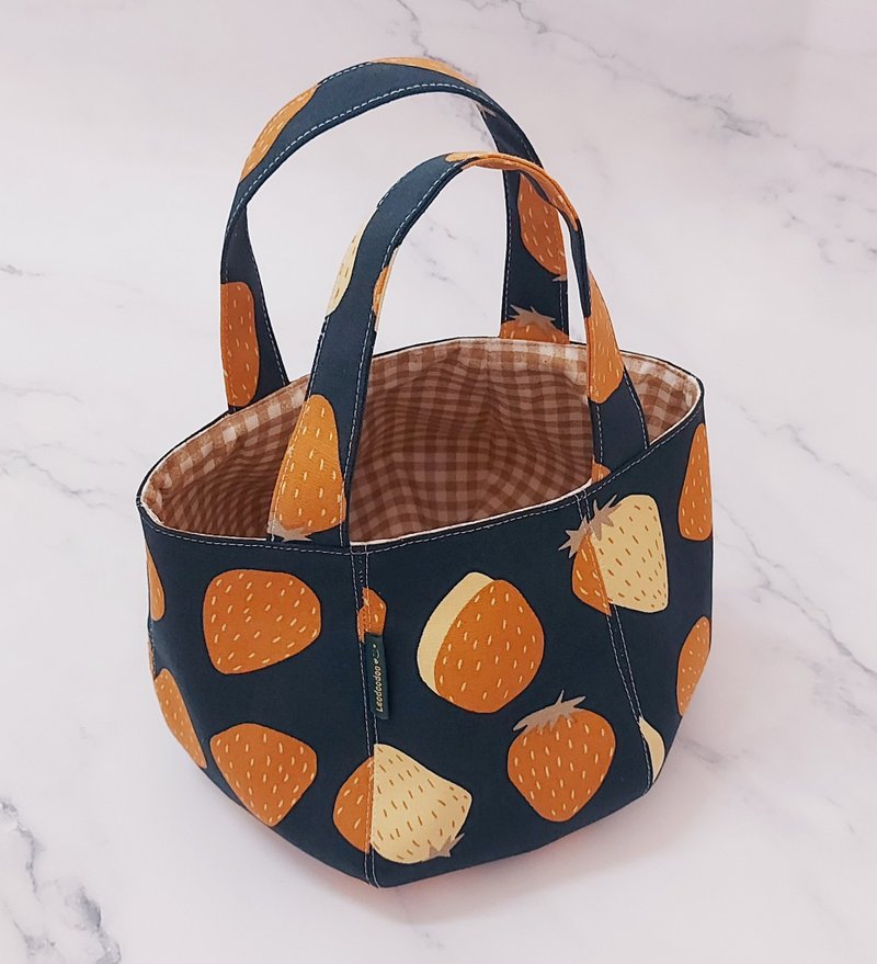 Leodoodoo [Pumpkin Bag] Pumpkin Handbag-Handbag-Going Bag-Dark Green Bottom Strawberry - กระเป๋าถือ - ผ้าฝ้าย/ผ้าลินิน 