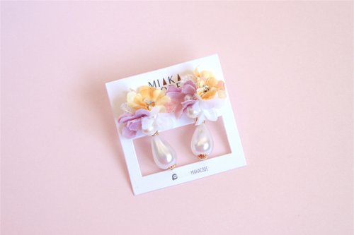 MIAKA CODE 。Handmade & Fashion 手工串珠 小花(橙粉色)水滴形珍珠 日本耳針/夾式耳環