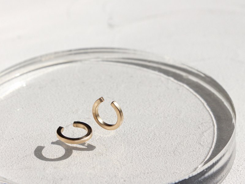 14kgf- square cut ear cuff (small size) - 耳環/耳夾/耳骨夾 - 其他金屬 金色