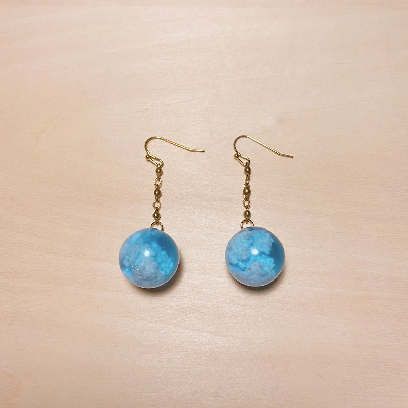 Retro sky ball long chain earrings - Earrings & Clip-ons - Resin Blue
