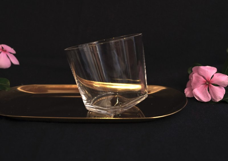 Irregular slope glass - ถ้วย - แก้ว สีใส
