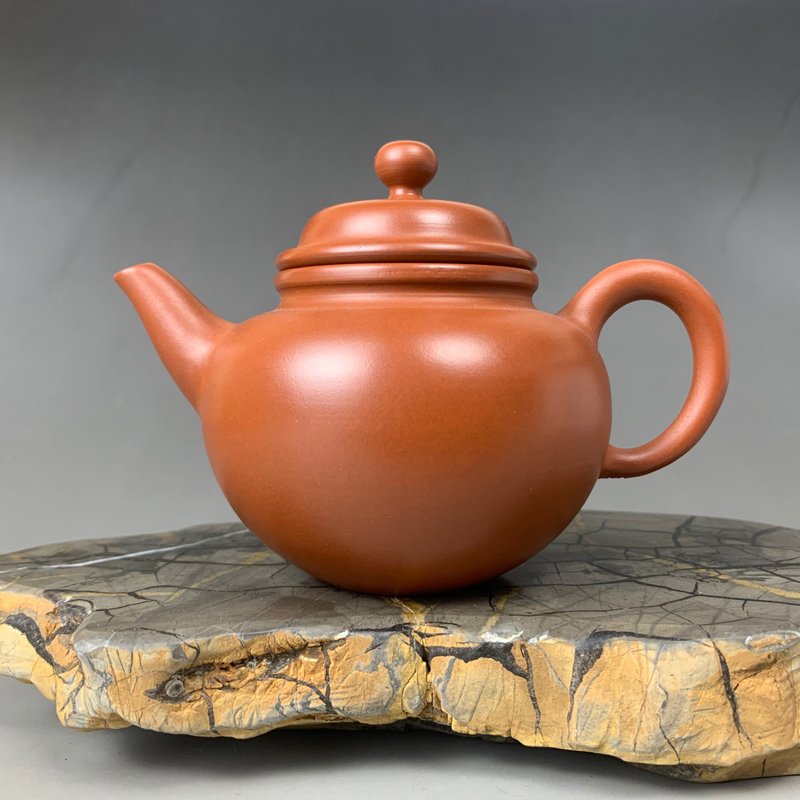 台灣【朱泥】手拉坏 甕型壺05 - 茶壺/茶杯/茶具 - 陶 紅色