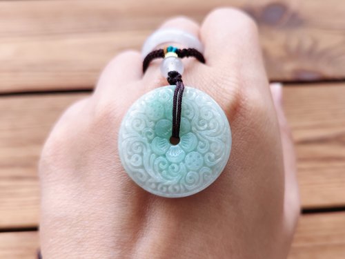 螺絲帽帽工作室 【親翠】天然翡翠 冰晴果陽綠雕花平安釦繩子鏈【I】