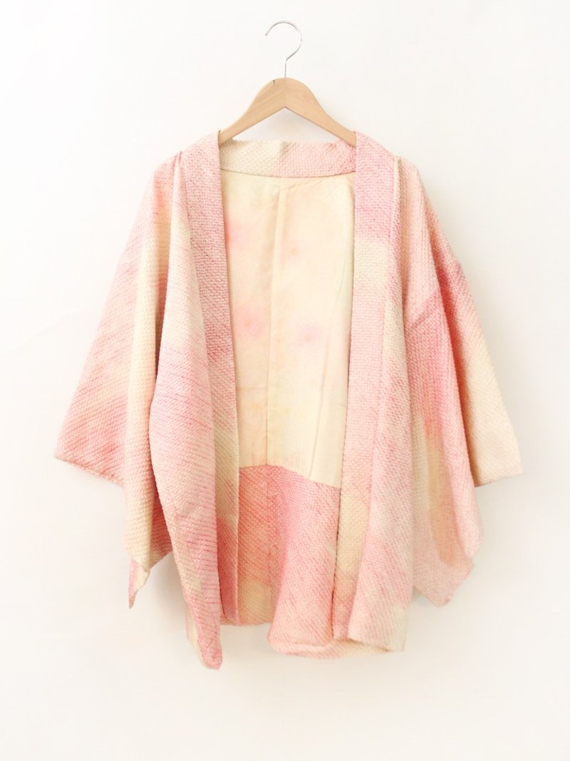 Vintage Japanese made pink beige and wind print vintage feather kimono jacket blouse cardigan Kimono - เสื้อแจ็คเก็ต - เส้นใยสังเคราะห์ สึชมพู