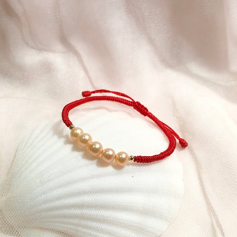 【Mother's Day Gift】Lucky Red String 18K Gold Natural Pastel Pearl Bracelet - สร้อยข้อมือ - ไข่มุก หลากหลายสี