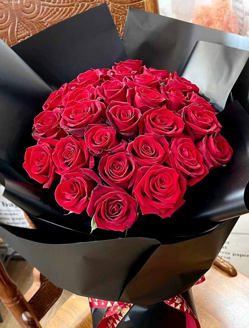 30 special A-grade flower roses/large bouquet/flower rose bouquet/flower bouquet/Valentine's Day/Birthday - ช่อดอกไม้แห้ง - พืช/ดอกไม้ สีดำ