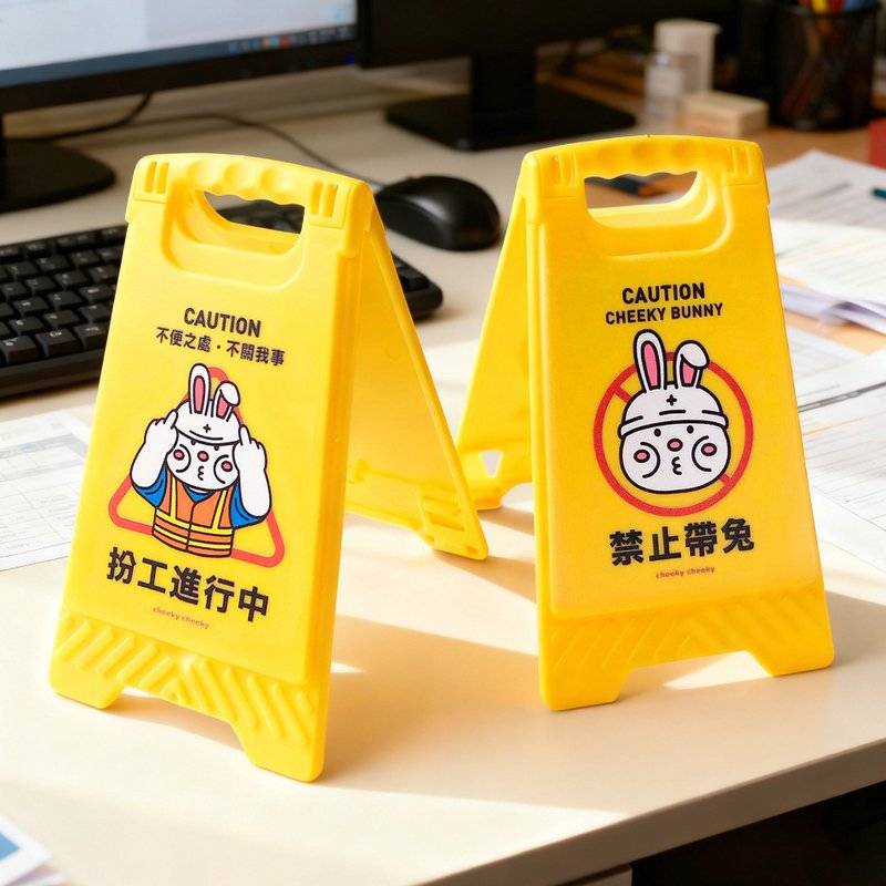 cheeky cheeky Chunky Safe Rabbit Phone Stand with Mirror, Safety Brand Phone Holder, Mirror - ป้ายสัมภาระ - ซิลิคอน ขาว