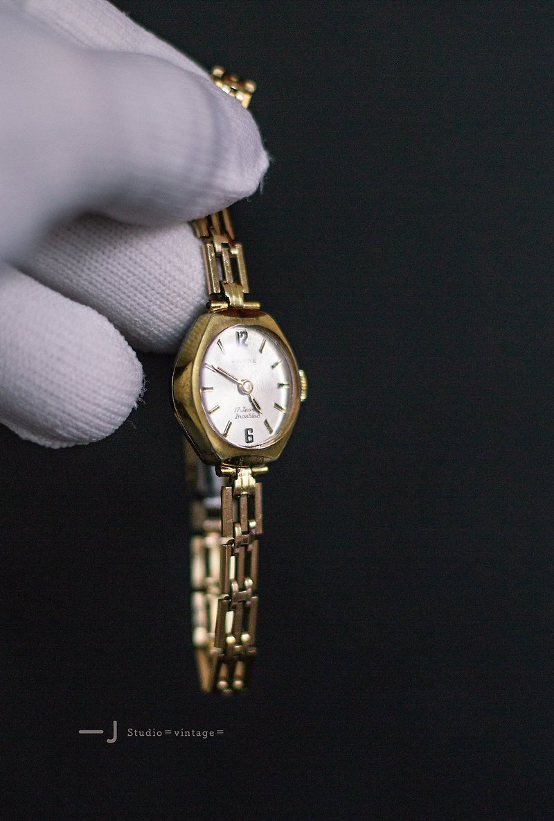 EVERITE gold tonneau-shaped bracelet 17- Stone movement manual winding mechanical watch 1940s - นาฬิกาผู้หญิง - วัสดุอื่นๆ สีทอง