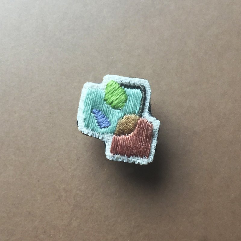 Mini Hand-embroidered Brooch/Pin Autumn Geometry Series 02 - เข็มกลัด - งานปัก หลากหลายสี