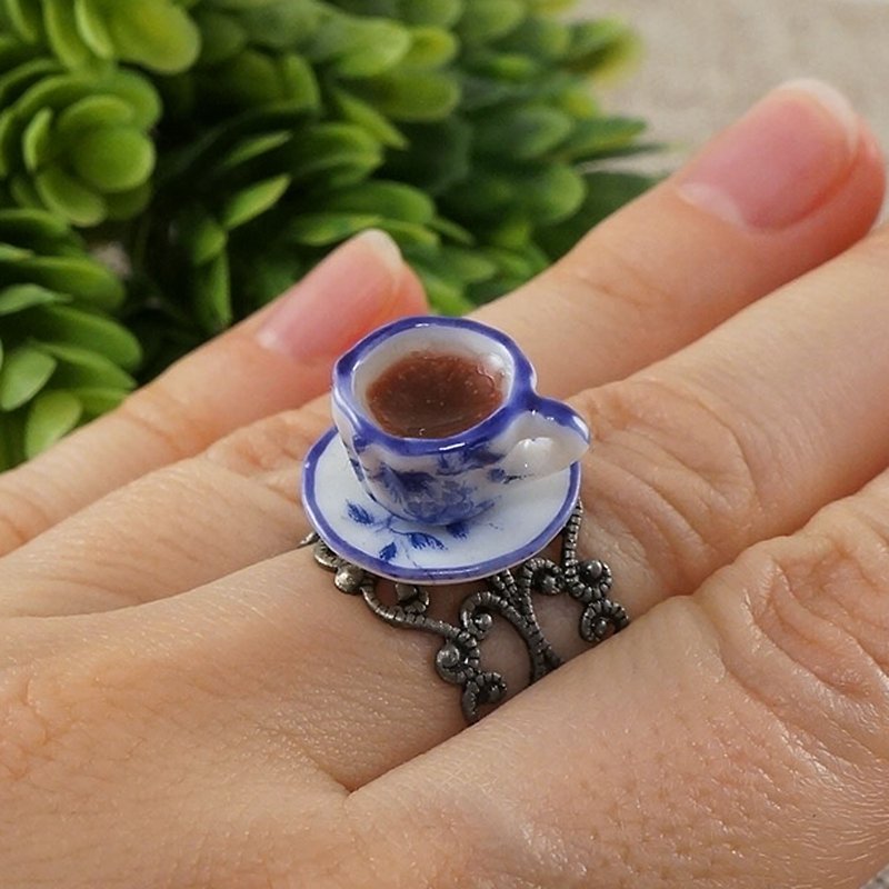 Blue White Porcelain Teacup Miniature Ring Cup of Coffee Adjustable Teatime Ring - แหวนทั่วไป - เครื่องลายคราม สีน้ำเงิน