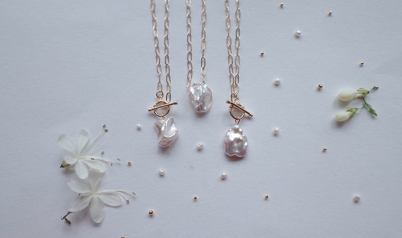 baroque pearl necklace - สร้อยคอ - ไข่มุก สีทอง