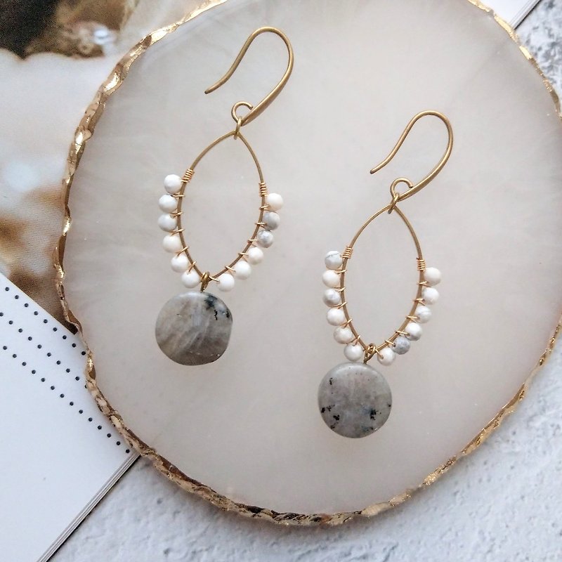 Xu micro light yellow Gemstone │ handmade Bronze earrings - ต่างหู - เครื่องประดับพลอย 