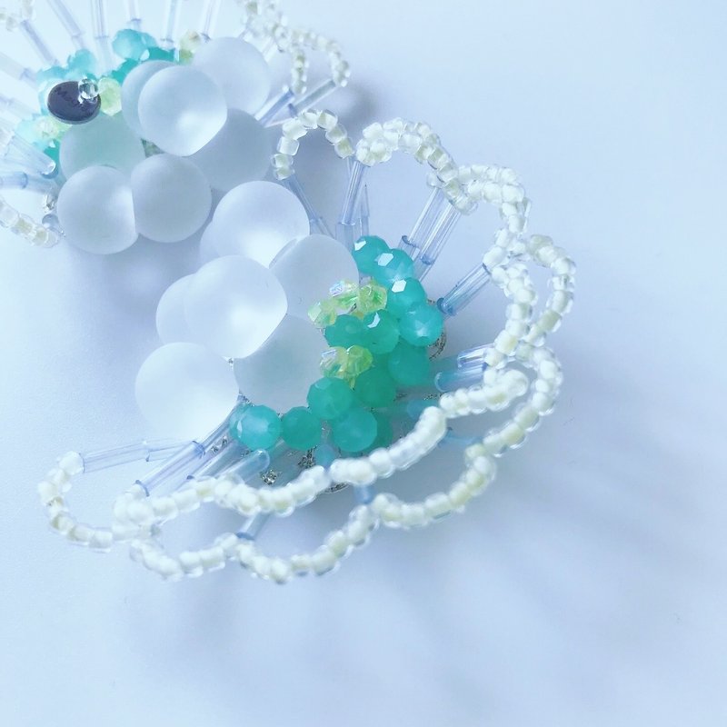 71020*** miwaku　——　Frill bead earrings ___cream*green - Earrings & Clip-ons - Glass Green