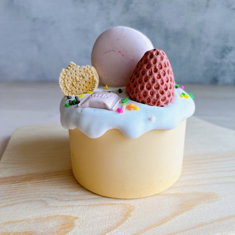 Simulation dessert cake birthday cake birthday gift diffuser Stone diffuser gypsum taro cream strawberry - น้ำหอม - วัสดุอื่นๆ สีเหลือง