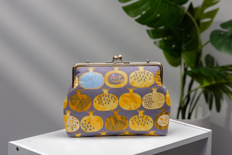 [Only see pomegranate-yellow] Square metal mouth gold bag#carrybag#vintage#Japanese style#cute - Messenger Bags & Sling Bags - Cotton & Hemp Orange