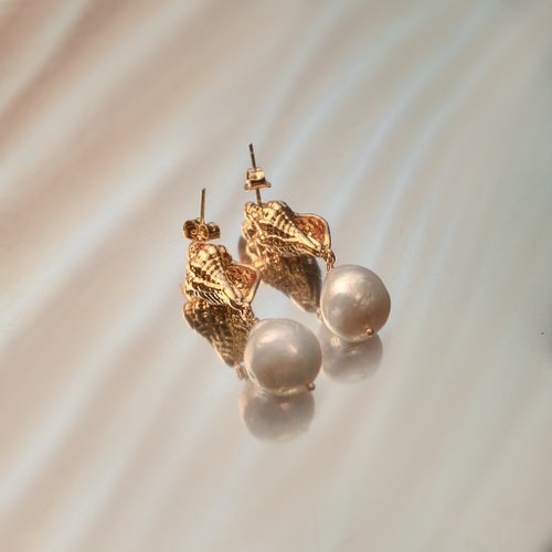 COCONUTSEA 椰子海飾品 貝殼與珍珠海洋邂逅耳環 Seashell and Pearl Earrings