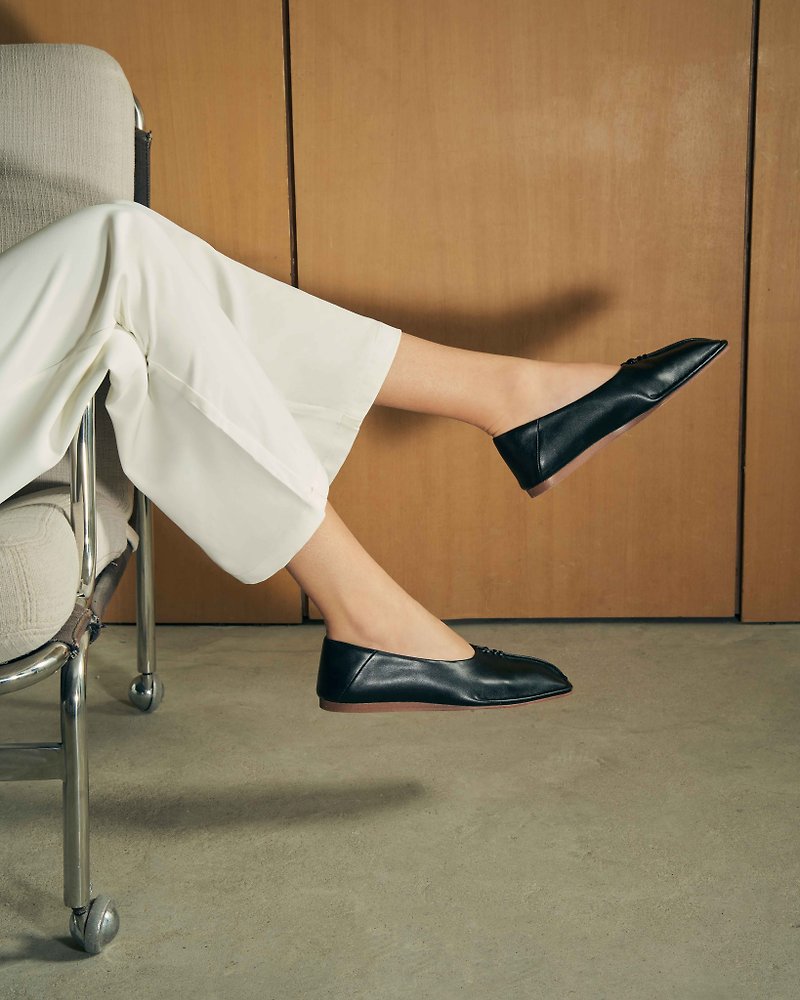 GAIA Flats BLACK - รองเท้าลำลองผู้หญิง - หนังเทียม สีกากี