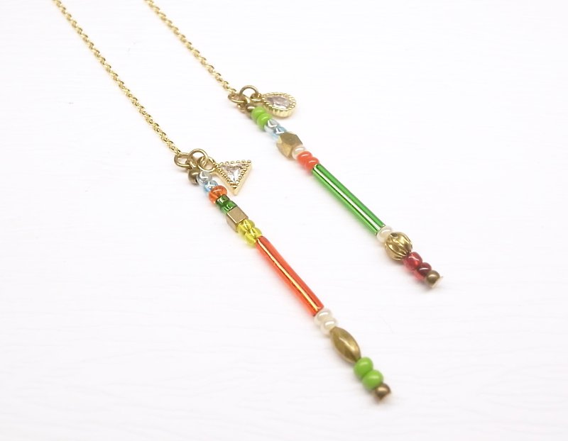 "Silver wool" Ear Candy [CHAINS - red with green candy Bronze hanging earrings] (a pair) - ต่างหู - โลหะ 