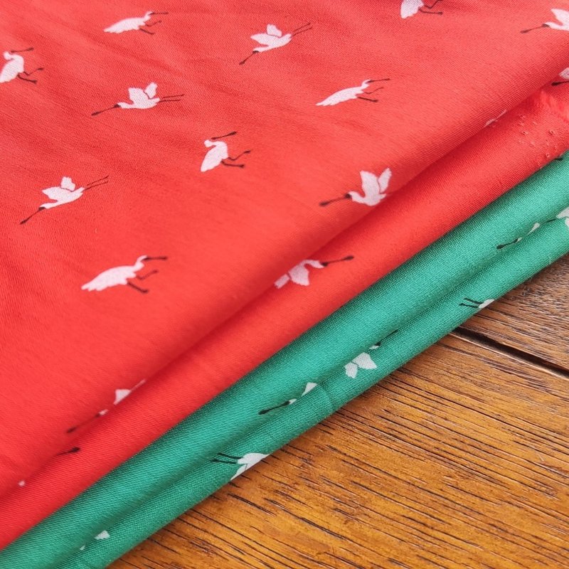 Black-faced spoonbill cotton printed fabric two colors - เย็บปัก/ถักทอ/ใยขนแกะ - ผ้าฝ้าย/ผ้าลินิน สีส้ม