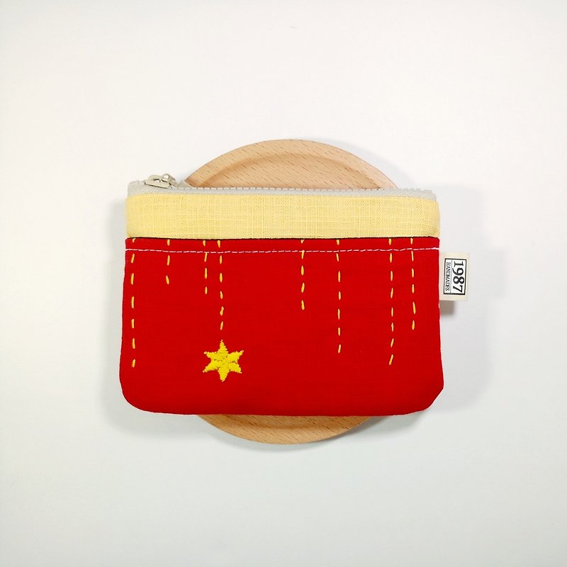 [Christmas Series] hand-embroidered purse clutch bag carry bag zipper bag Christmas gift - กระเป๋าคลัทช์ - ผ้าฝ้าย/ผ้าลินิน สีเหลือง