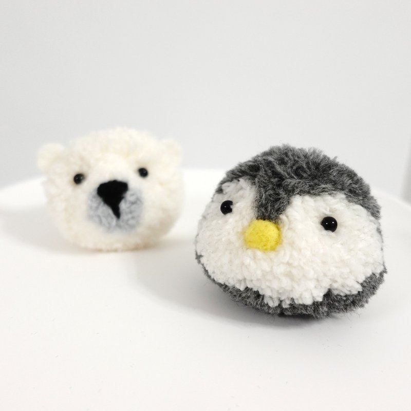 Cute Healing Department Little Penguin Wool Ball Customized Key Ring Charm - ที่ห้อยกุญแจ - ขนแกะ สีเทา