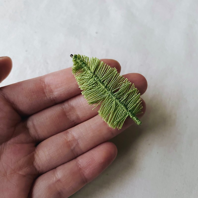 琛chiachen | Fern handmade hairpin - เครื่องประดับผม - งานปัก สีเขียว