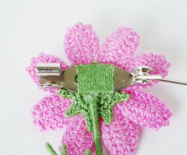 秋の新作✨一点物✨コスモスのブローチ 秋空に映える桃色の『コスモス ブローチ』 - ハノイのそれが好き