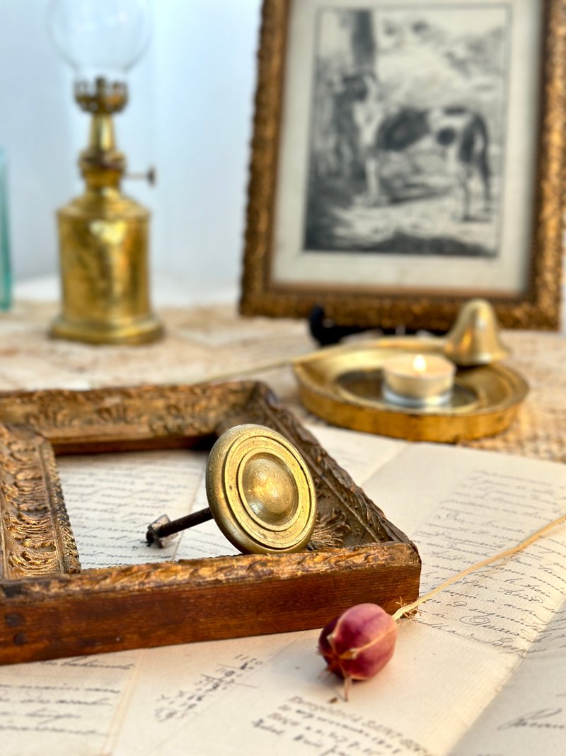 Classic French antique solid brass cabinet handle - Items for Display - Copper & Brass 