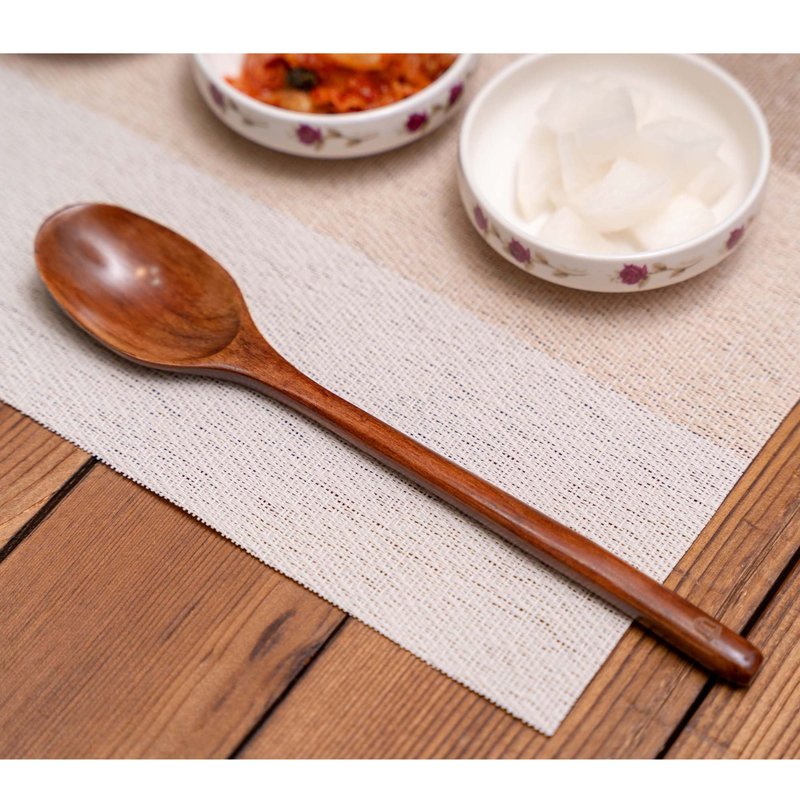 Islandoffer Korean style wooden spoon with long handle (1psc) - Cutlery & Flatware - Wood Gold