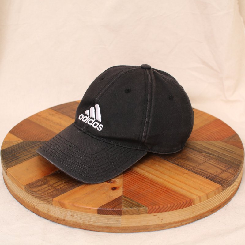 Back to Green:: 經典帽款 ADIDAS 斜線黑  vintage cap - 帽 - 棉．麻 