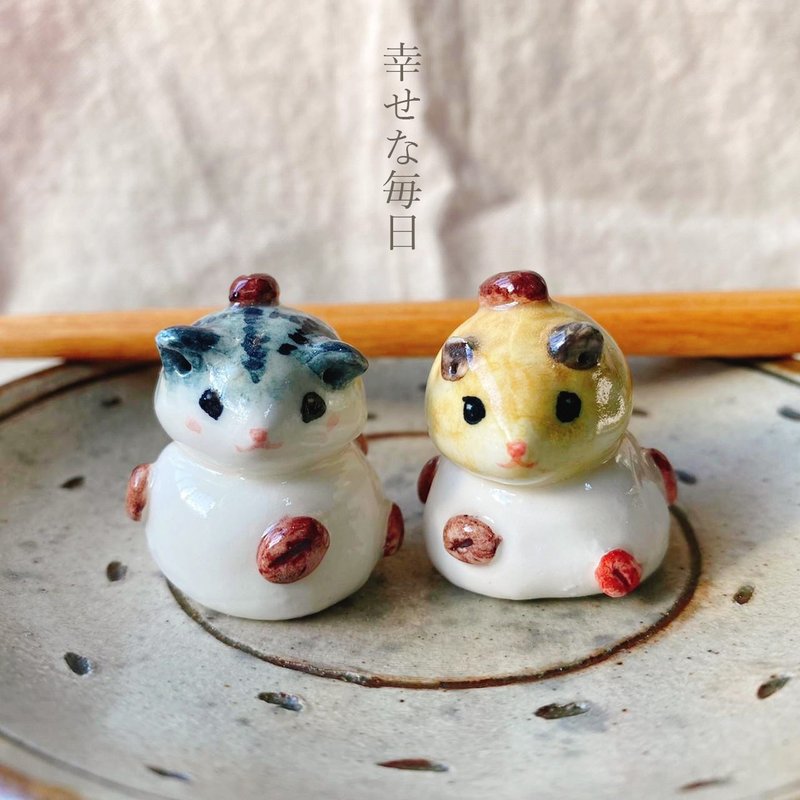 【最終販售|3/31絕版下架】倉鼠豆大福-楓葉鼠&楓葉鼠 手作瓷雕 - 裝飾/擺設  - 瓷 金色