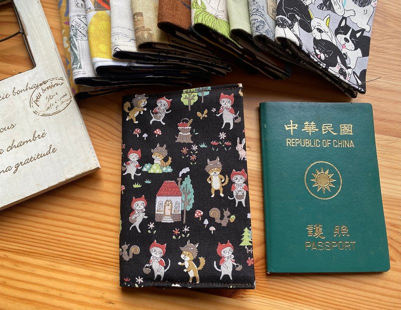 Meow Meow Little Red Riding Hood vs. Big Bad Wolf is a simple passport jacket - Passport Holders & Cases - Cotton & Hemp 